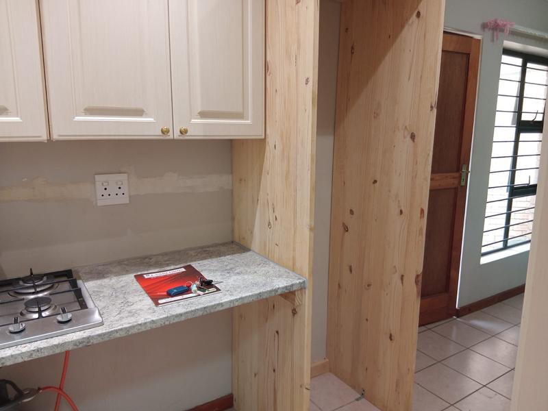 1 Bedroom Property for Sale in Uitzicht Western Cape
